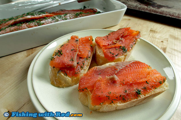 Delicious Gravlax served with bread